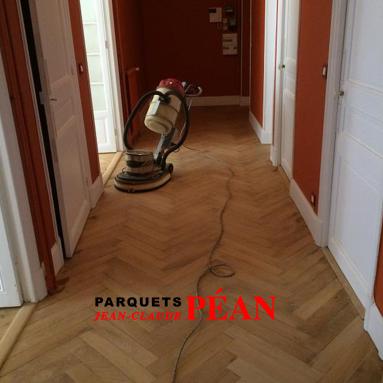 Ponçage de parquet