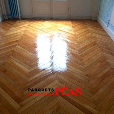 Parquet massif baton rompu avec vitrification