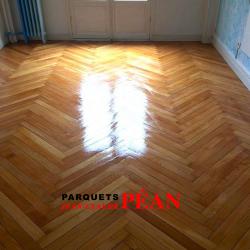 Parquet massif baton rompu avec vitrification